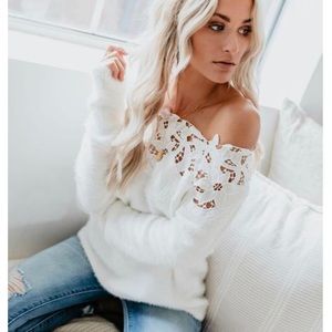 🕊 White Off the Shoulder Sweater 🕊
